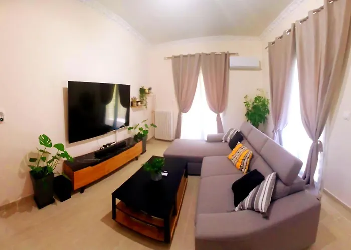 Ηome&Garden with parking close to Olympic Stadium